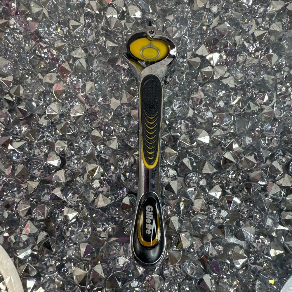 Gillette fusion Yellow & Black Handle